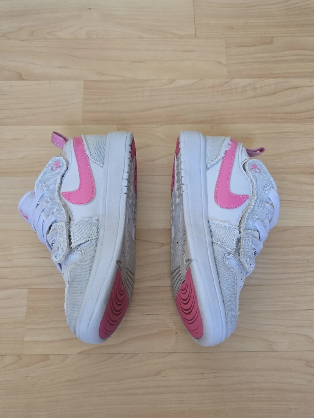 Jordan Kids White/Pink Low Alt Se  Sneakers with Pink Glitter Swoosh Size 13C